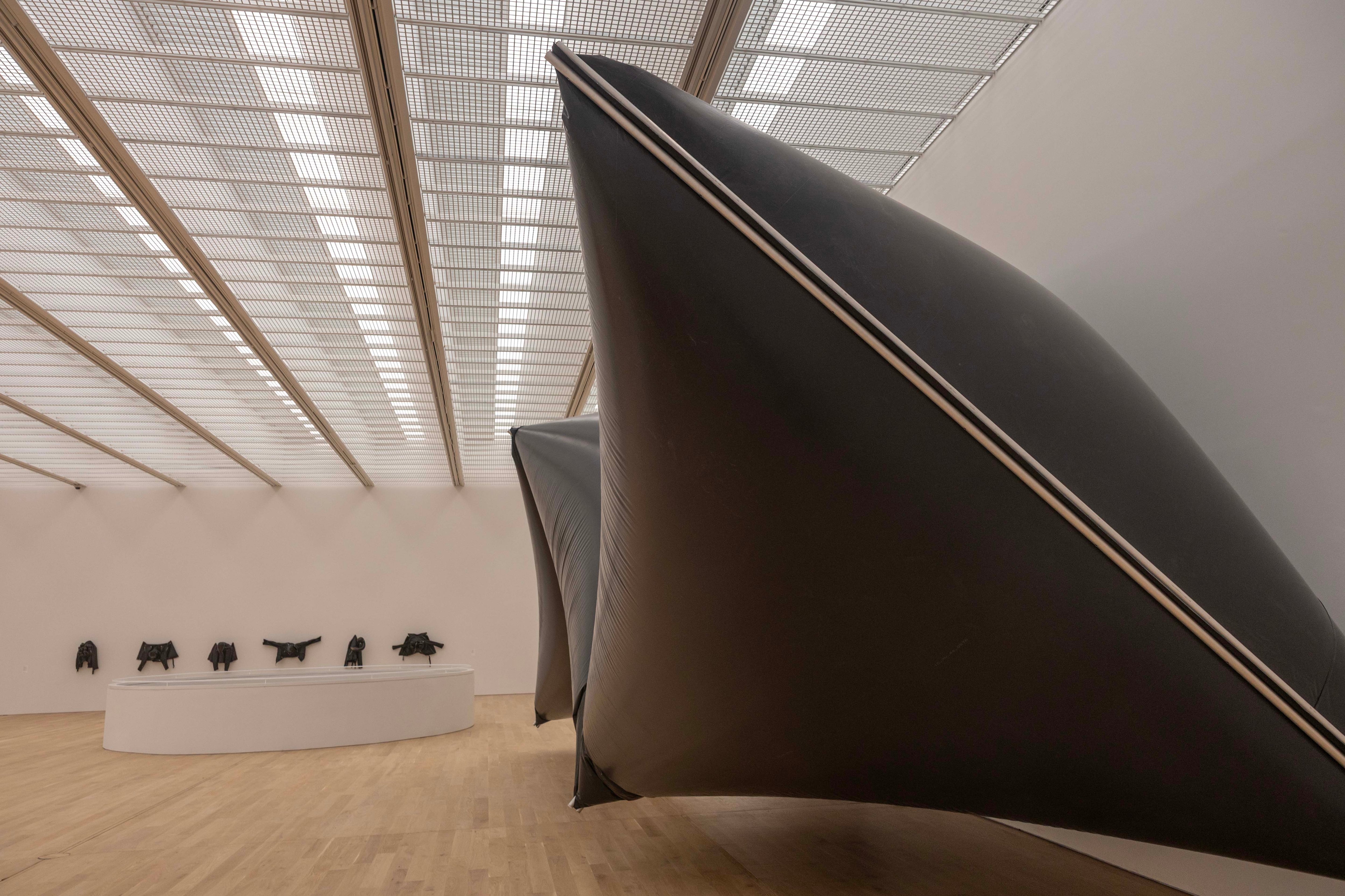 Escultura neumática de Sergio Prego, en la sala BBK de la ampliación del museo.