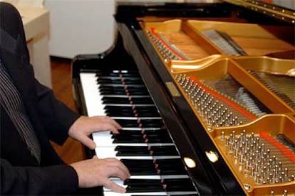 Jean Echenoz escribe sobre la historia de un pianista.