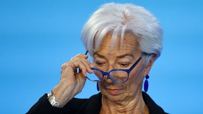 European Central Bank (ECB) President Christine Lagarde looks on as she speaks to reporters following the Governing Council's monetary policy meeting, in Frankfurt, Germany May 4, 2023. REUTERS/Kai Pfaffenbach