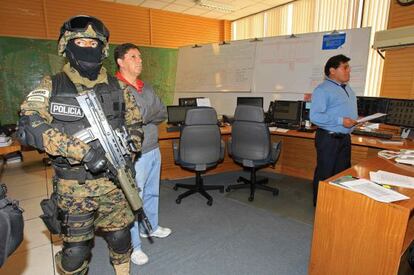 Polic&iacute;as bolivianos segu&iacute;an custodiando este domingo las oficinas de las filiales expropiadas a Iberdrola.
 