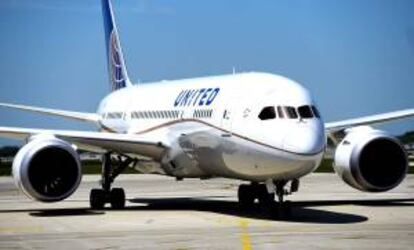 Vista de un modelo Boeing 787 Dreamliner operado por la aerolínea United Airlines. EFE/Archivo