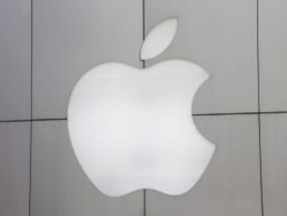 Logotipo de Apple en su tienda en Tokio (Japón)