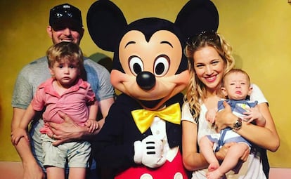 Michael Bublé, junto a su esposa, Luisana Lopilato y sus hijos Noah y Elías.