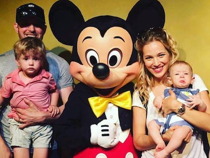 Michael Bublé, junto a su esposa, Luisana Lopilato y sus hijos Noah y Elías.