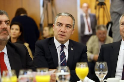 El consejero de la Presidencia de la Junta de Andalucía, Elías Bendodo, en un desayuno informativo.
 