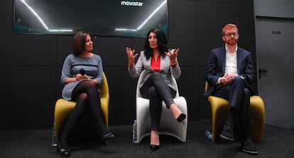 María Jesús Almazor, CEO de Telefónica España, María Ferreras, vicepresidenta de Netflix en EMEA, y Sergio Oslé, presidente de Movistar+.