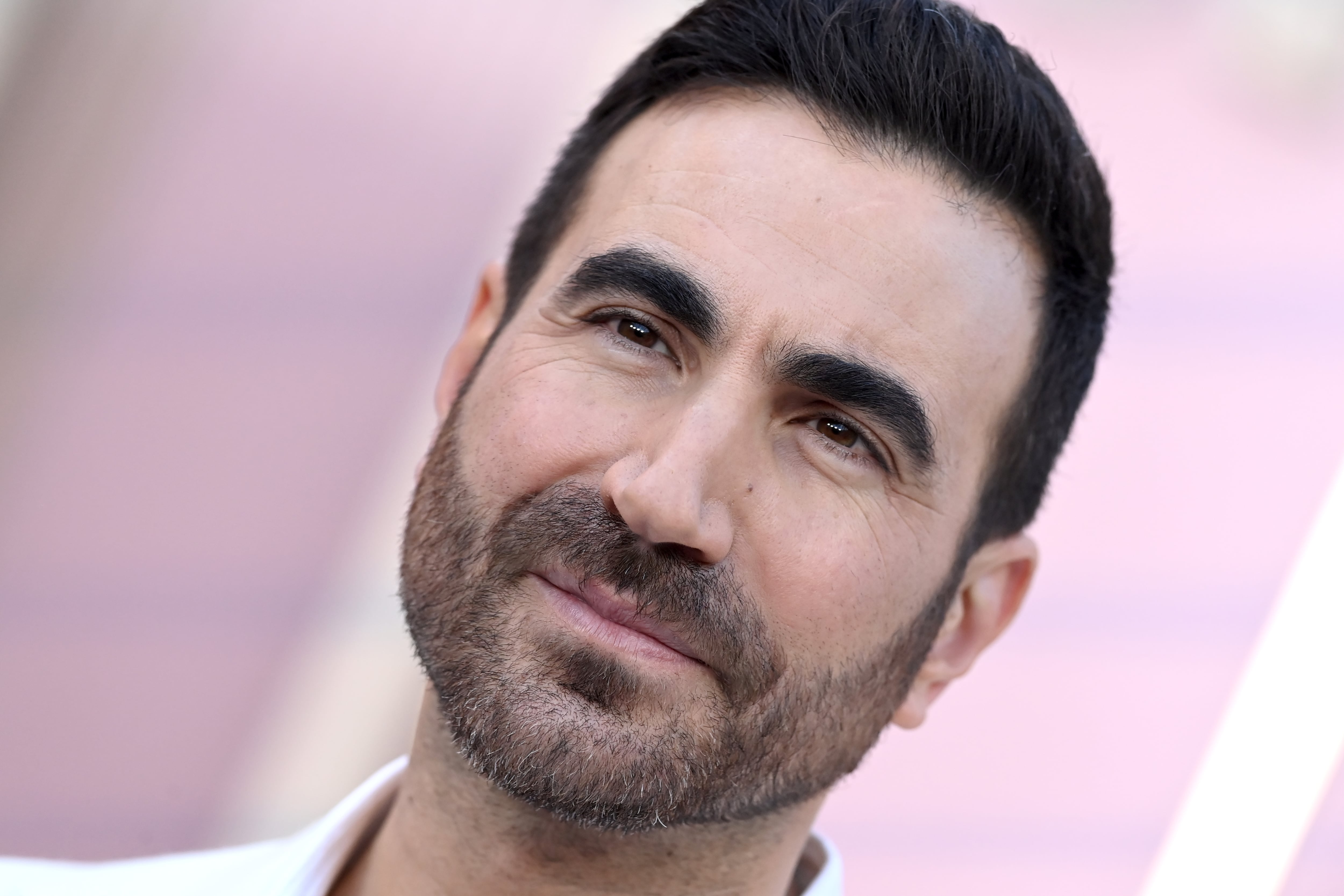 Brett Goldstein, el comediante que gestionó un club de ‘striptease’ en Marbella antes de alcanzar la fama con ‘Ted Lasso’