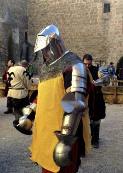 El castillo de Belmonte se ha convertido en el epicentro de los entrenamientos de la Liga Nacional de Combate Medieval, que busca luchadores mientras se prepara para participar en el Campeonato Mundial que se celebrará por primera vez en España, en ese escenario, del 1 al 4 de mayo.