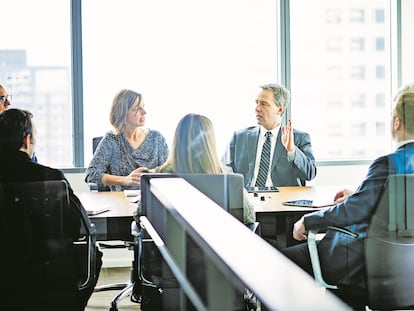 Reunión del consejo de administración de una empresa.