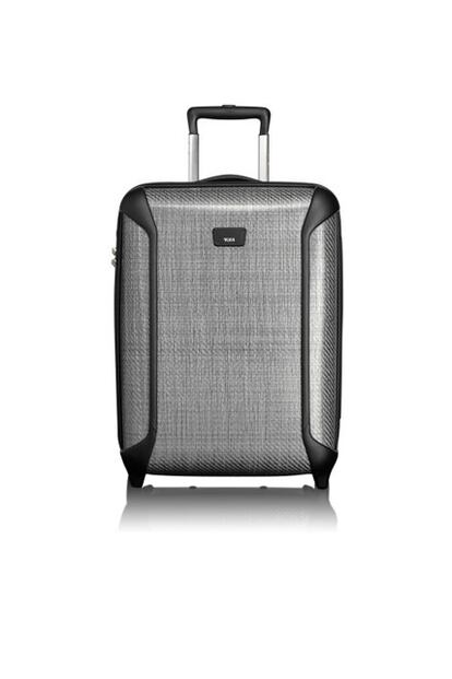 Daniel Craig utiliza un maletín antibalas de la marca Tumi, la misma que ha creado esta maleta rígida (458 euros aprox.)