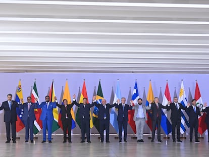 Los líderes sudamericanos posan al inicio de la cumbre celebrada el pasado 30 de mayo en Brasilia.
