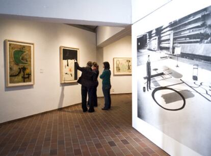 La sala octogonal de la fundación exhibe el depósito de las obras de la familia Miró.