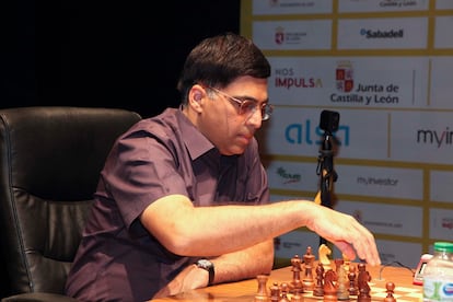 Viswanathan Anand, durante la final del Magistral Ciudad de León 2022