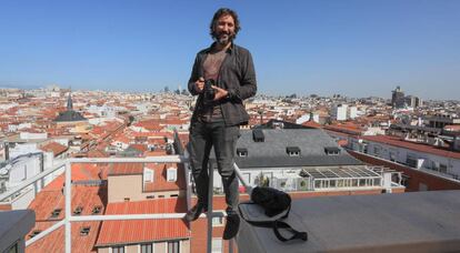 Juan Aranaz, realizador de la cadena SER y afamado instagramer con sus fotos del cielo de Madrid.