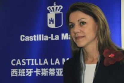 La presidenta de Castilla-La Mancha y secretaria general del Partido Popular (PP), María Dolores de Cospedal, ayer en Cantón, durante la primera jornada de su viaje oficial a China.