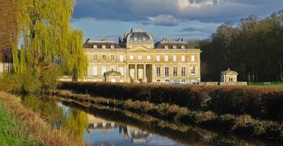 Vista de la fachada del Château du Marais.