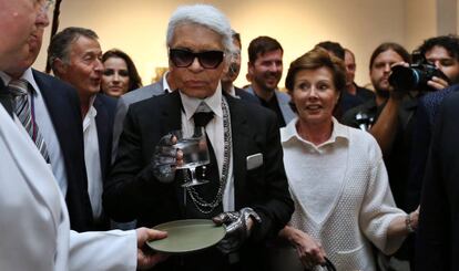 Karl Lagerfeld inaugura su muestra de fotografías en La Habana.