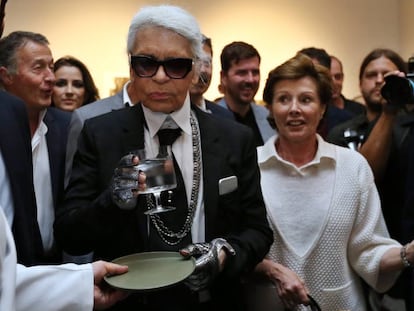 Karl Lagerfeld inaugura su muestra de fotografías en La Habana.