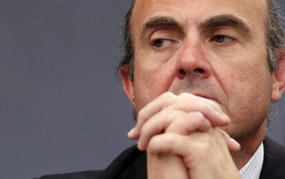 Luis de Guindos, durante una rueda de prensa. EFE/Archivo