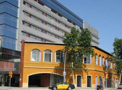 Antigua fábrica del Cáñamo, reconvertida tras la Guerra Civil en cárcel y, actualmente, en hotel.