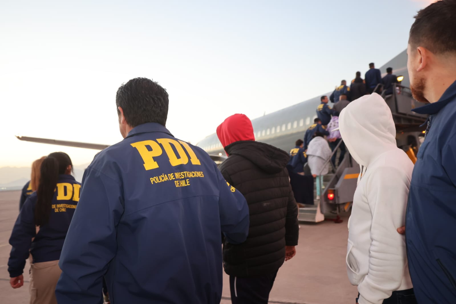 Colombia se prepara para la llegada del primer vuelo de migrantes expulsados por el Gobierno de Kast en Chile