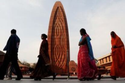 Monumento a los indios muertos en la masacre británica de 1919 de Jallianwala Bagh.