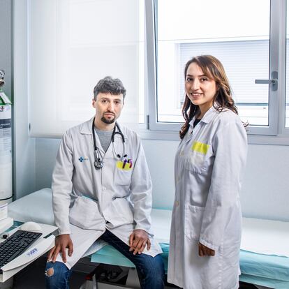 David Jerves, neumlogo, y Karina Carrin, alergloga, son pareja y trabajan ambos en el Hospital Santa Brbara de Soria.