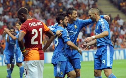 Isco, Benzema y Ronaldo celebran el 0 a 4.