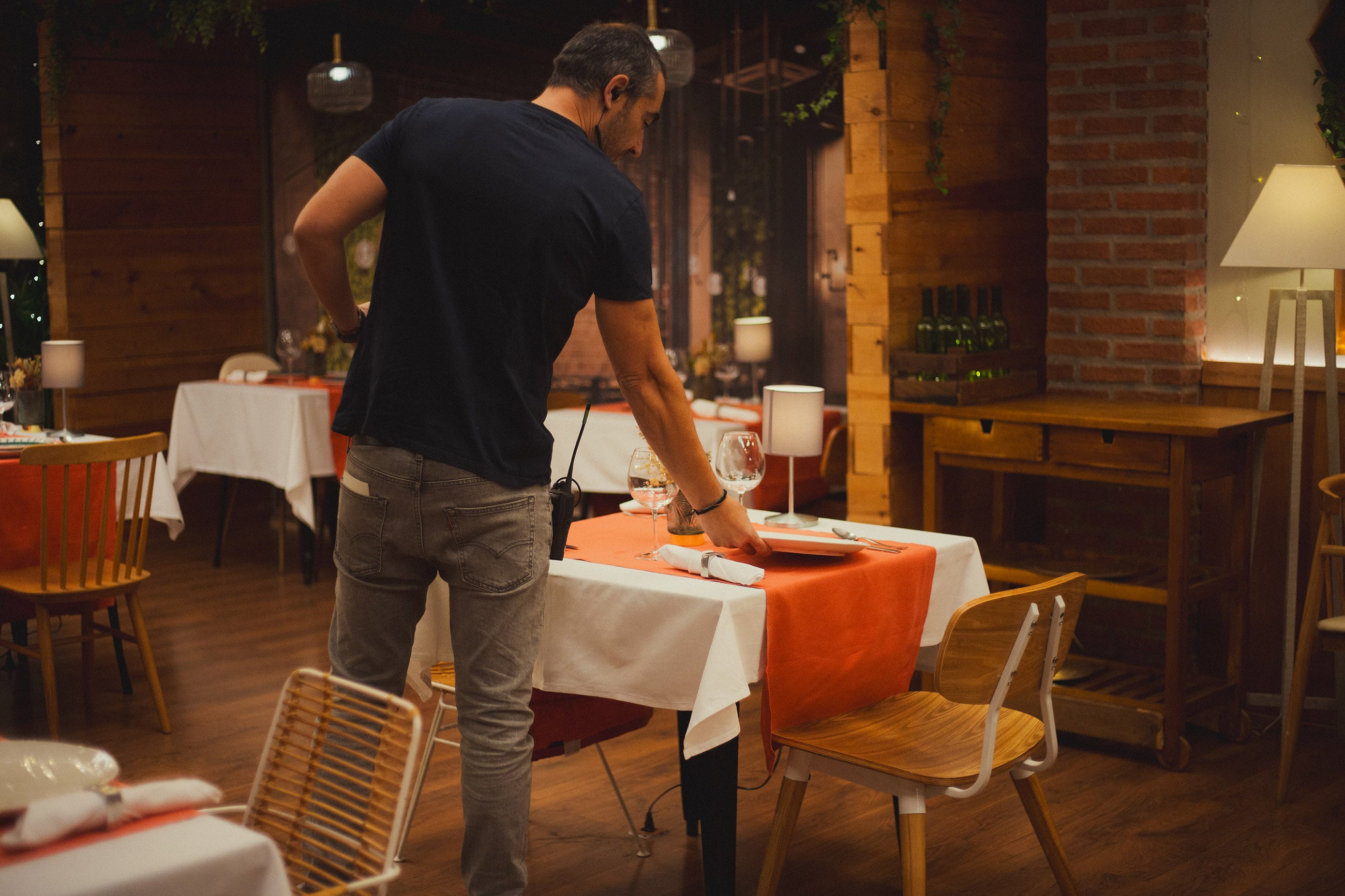 Detalles de producción en el set de First Dates.