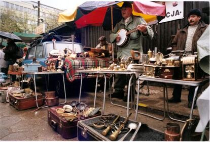 Puestos de venta en el Rastro Kolo, en Varsovia.