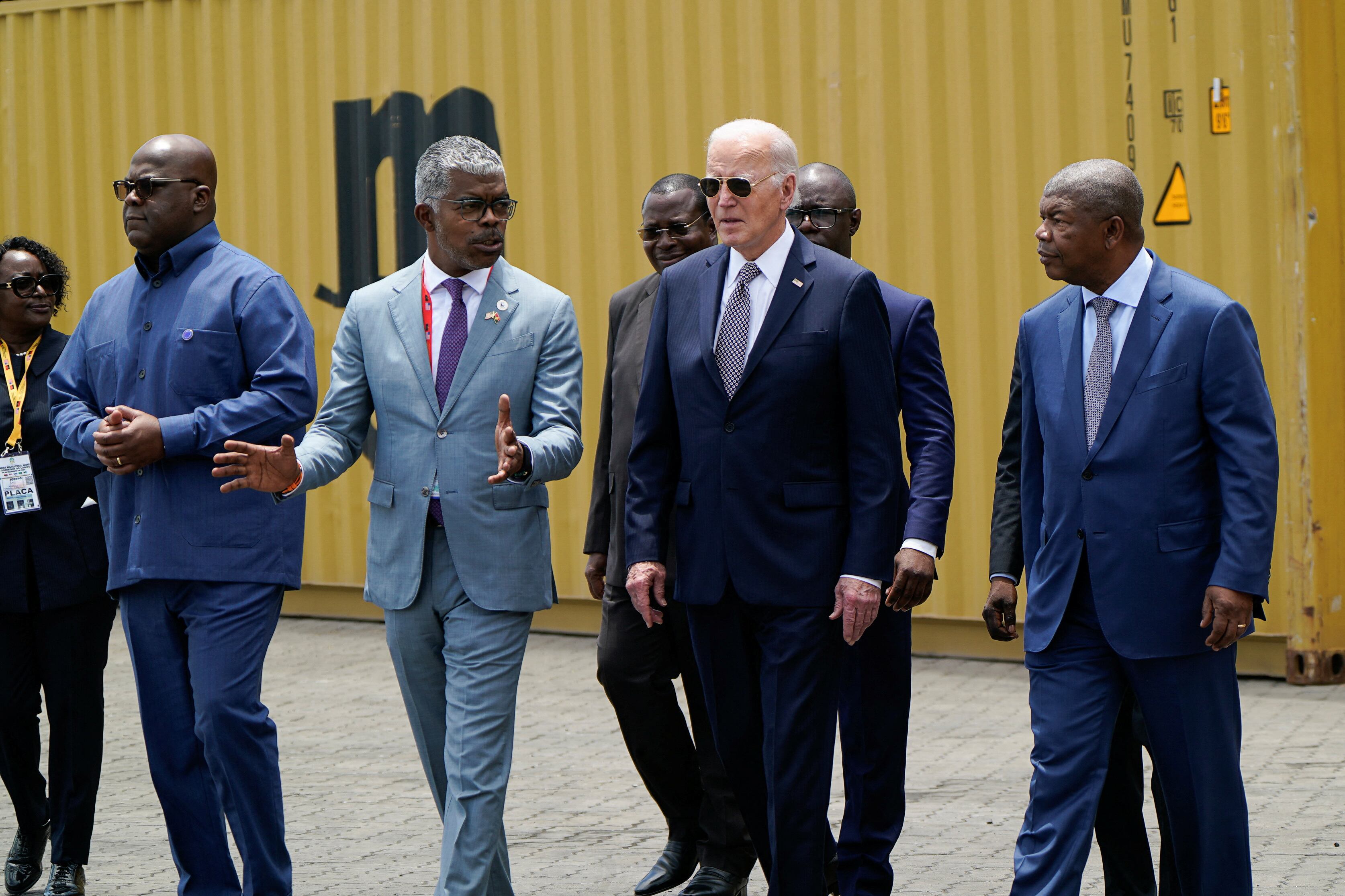 Biden promueve un proyecto ferroviario para rivalizar con China en África en su último viaje previsto al exterior