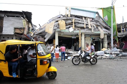 Estado de los edificios después del terremoto en Pedernales, el 17 de abril de 2016.