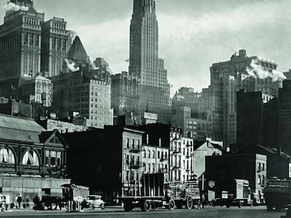 'West Street' (1932), una de las fotografías que tomó Abbott de Nueva York.