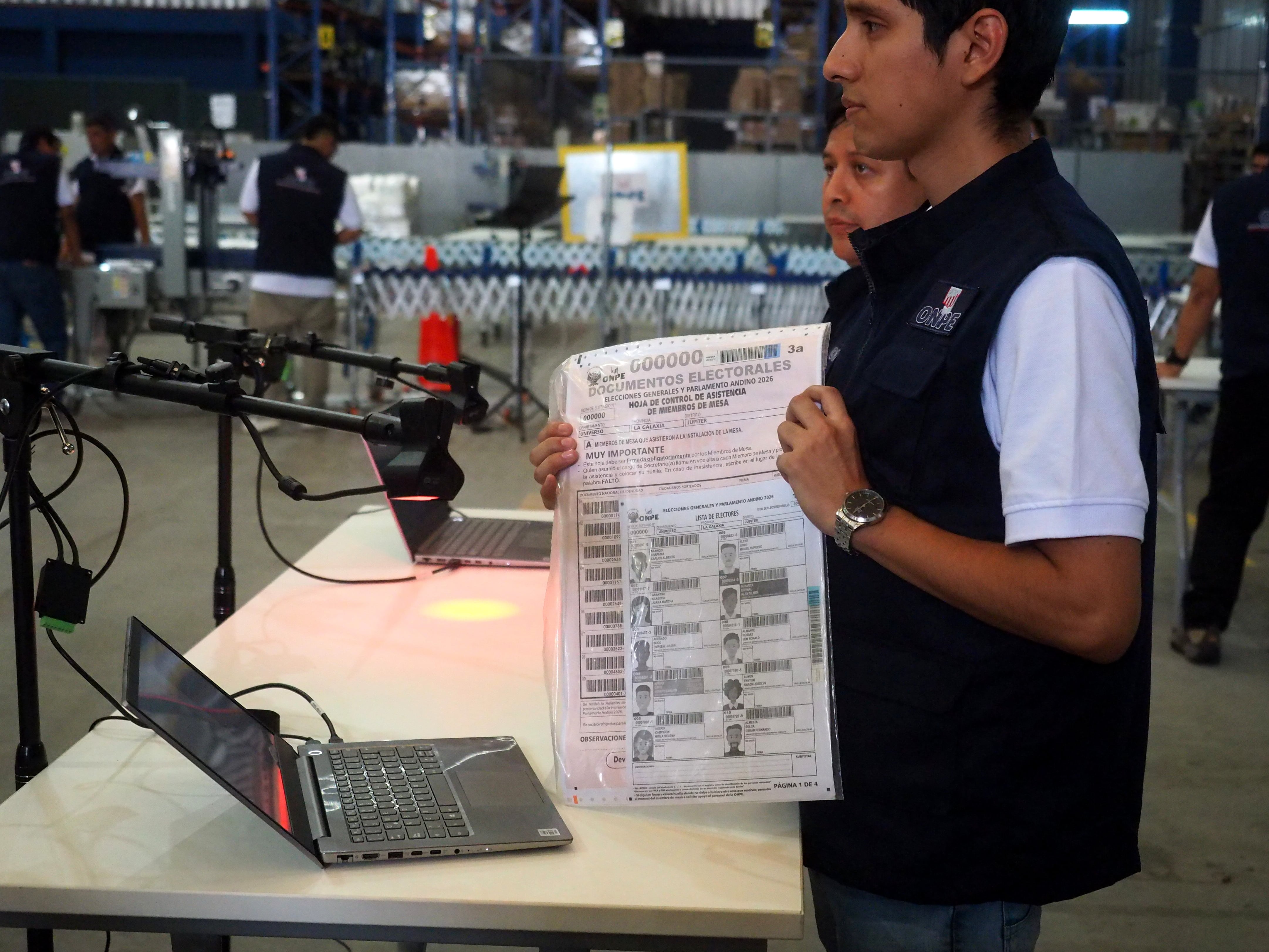 #PorEstosNo: la campaña en redes que alienta a castigar en las urnas a los políticos peruanos