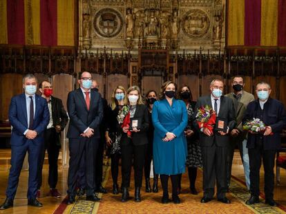 L'alcaldessa Ada Colau amb els Ramblistes d'Honor.