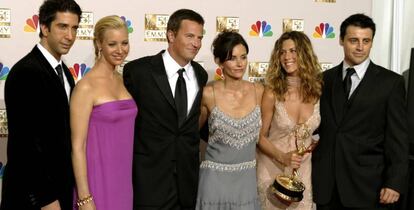El reparto de 'Friends', en la gala de los premios Emmy en Los Ángeles, en 2002.
