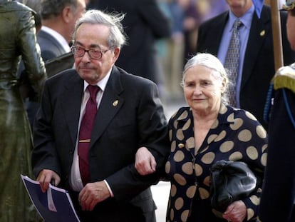 George Steiner y Doris Lessing, en Oviedo, en la entrega de los Premios Pr&iacute;ncipe de Asturias de 2001.