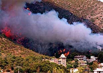 Incendio de ayer en Casteldefells, Barcelona.