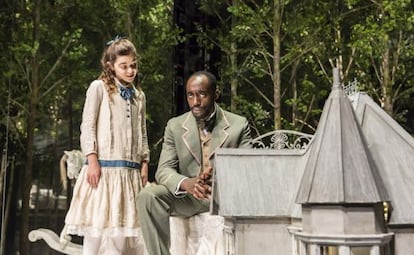 Isabella Pappas e Ivanno Jeremiah, en una escena de 'The Nether', de Jennifer Halley.