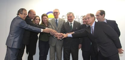 Los representantes de las asociaciones empresariales, en el acto de hoy.