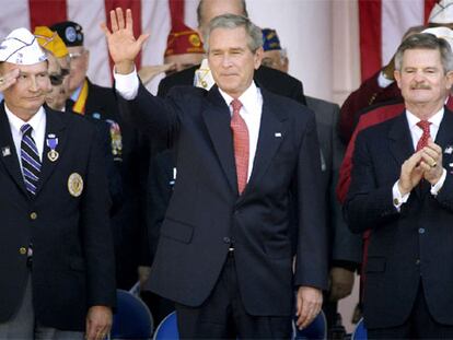 George W. Bush, durante un acto con veteranos de guerra en el cementerio de Arlington, Virginia.