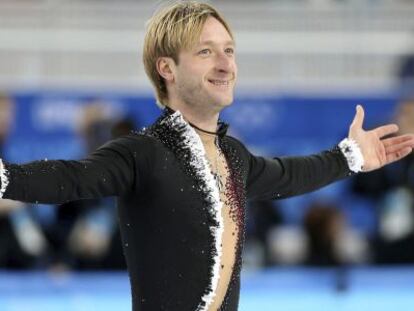 Yevgeny Plushenko en su ejercicio de patinaje artístico en Sochi.