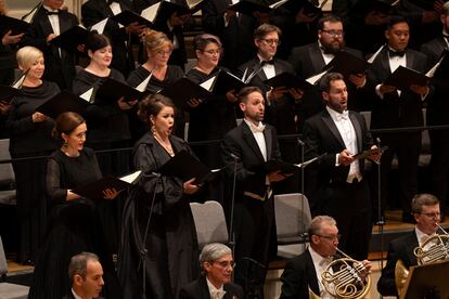 El coro de la sinfónica de Chicago, el 23 de junio de 2023, intepretando la 'Missa solemnis' de Beethoven.