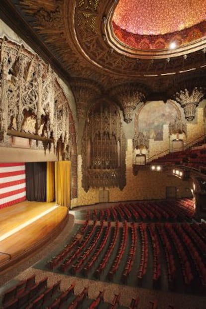 Vista general del teatro United Artists en Los Ángeles.