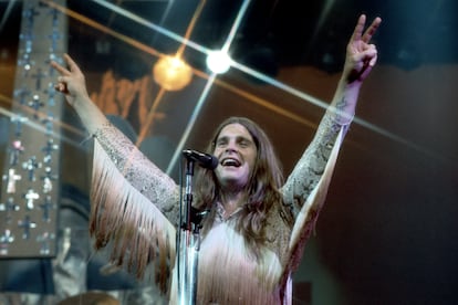 La familia de John Michael Ozzy Osbourne pidió privacidad a los admiradores ante el fallecimiento del artista.