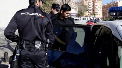 Gabriel Franco, director deportivo del Calpe CF, conducido a prisi&oacute;n tras declarar.