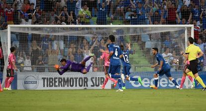 Dani Pacheco marca el tercer gol del Getafe ante el Tenerife