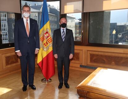 Los Reyes de España comenzaron ayer una visita de Estado a Andorra, la primera que realiza un monarca español al país pirenaico. En la primera jornada de trabajo, Felipe VI se reunió con el jefe de Gobierno andorrano, Xavier Espot Zamora.