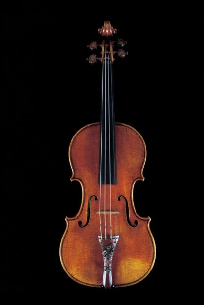 Una imagen de 2008 del violín Stradivarius de 1721 que se ha subastado por la cifra récord de 11 millones de euros.