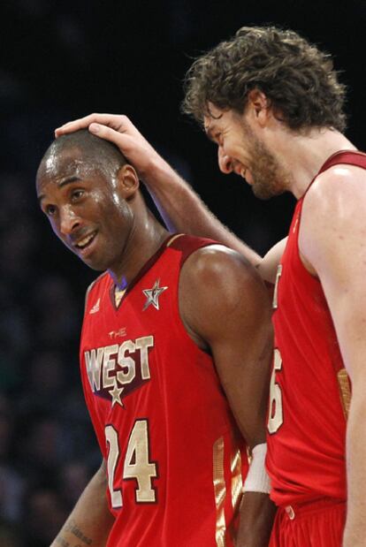 Kobe Bryant y Pau Gasol, en la final del 'All Star'.